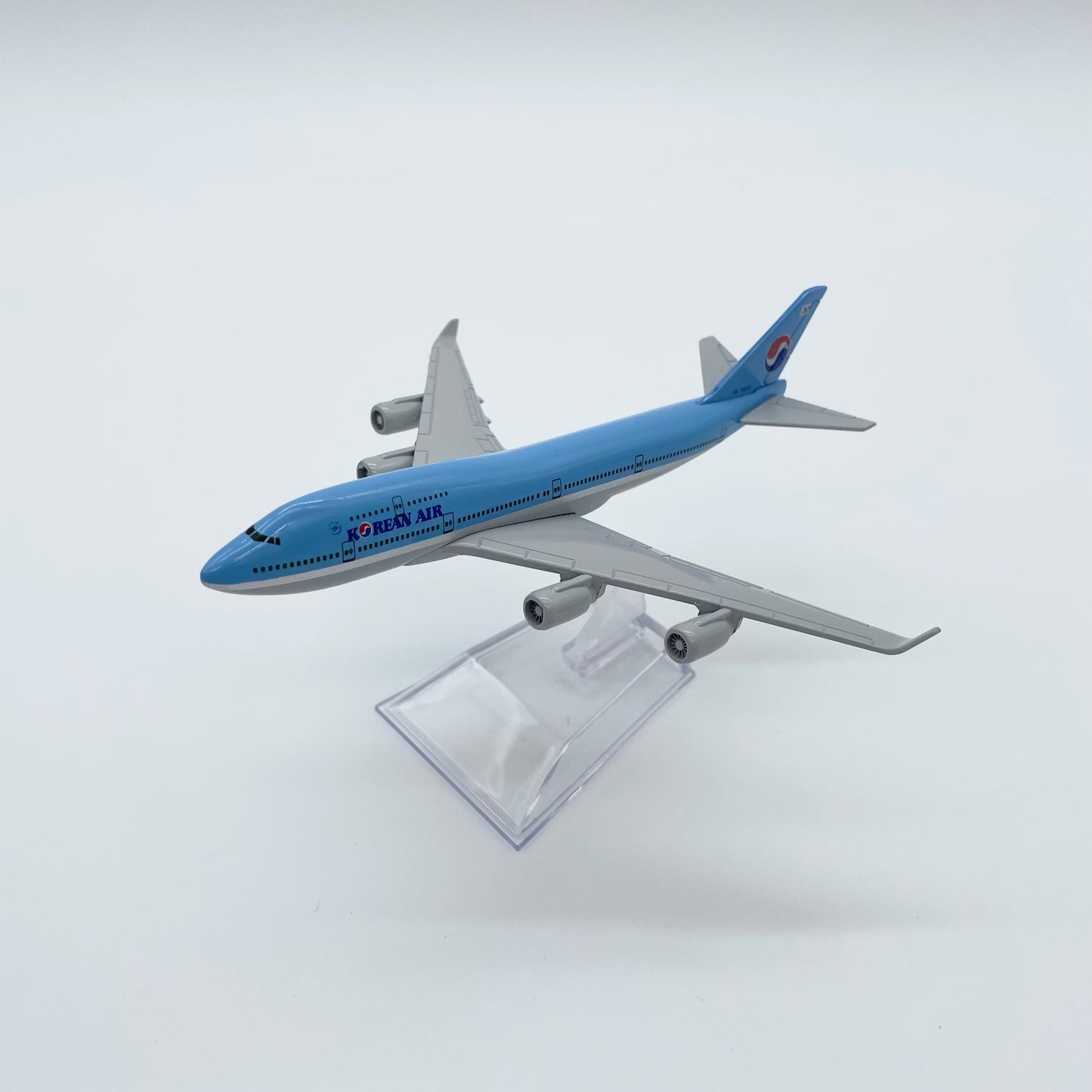 1/400 Scale Diecast Model Airplane with Stand